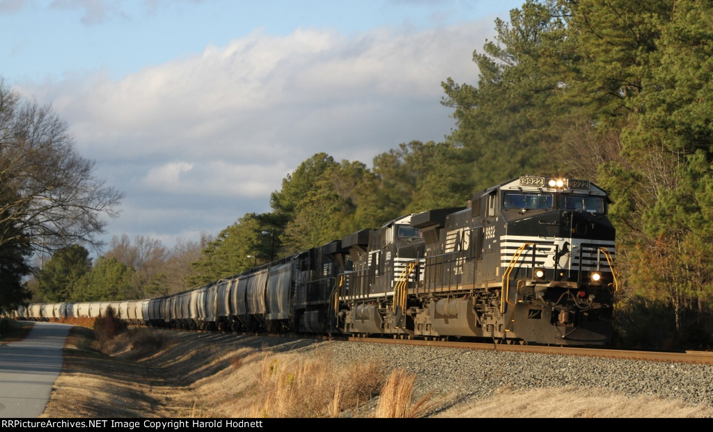 NS 9:22 leads train 42Z towards the signals at Sullivan